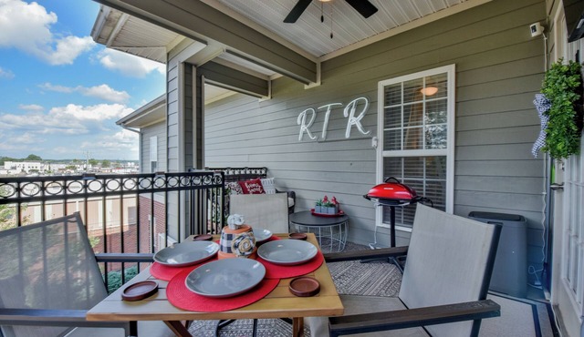 Welcome to Southern Comfort! Luxury condo 1 mile from Bryant-Denny Stadium!