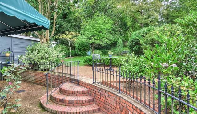 Welcome to Summerville Cottage in Augusta GeorgianReady to rent for Masters week