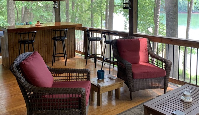 Welcome to Sweet Pea - Lake front cottage, 5 miles from Death Valley.