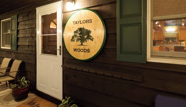 Welcome to Taylor’s Woods: A Penn State-Themed Retreat!