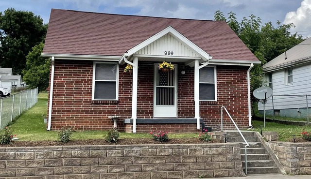 Welcome to Tazewell Co. VA, home of Miss Scarlett's Riverside Cottage.