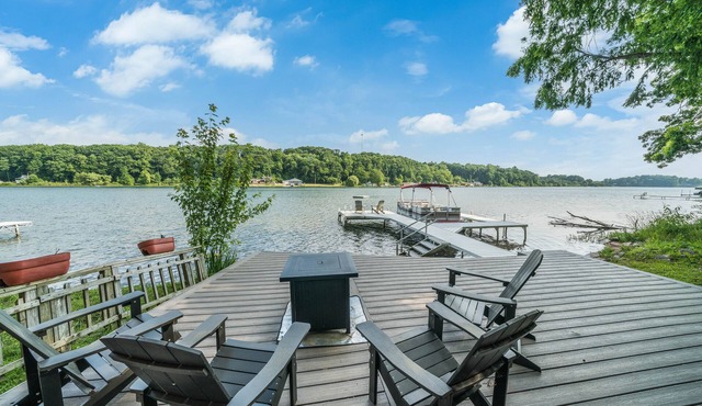 Welcome to the 5 horizons Lake House-FREE KAYAK USE- PONTOON AVAILABLE