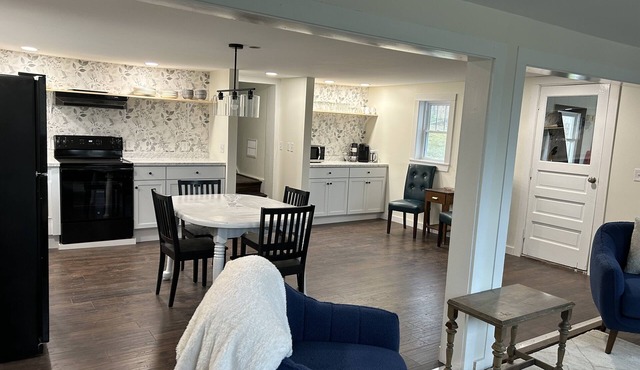 Welcome to the Acorn Cottage - centrally located in the North Country!