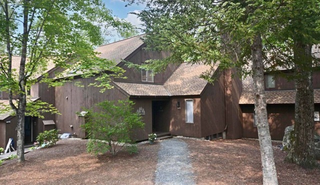 Welcome to The Anytime Getaway. Walking distance to the Lake!