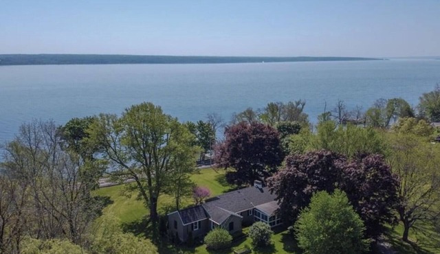 Welcome to The Backlund on Cayuga Lake - private lake shore access