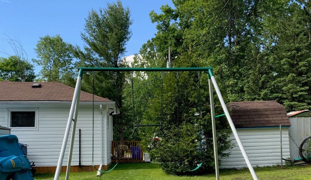 welcome to the Barefoot Bungalow with lake views