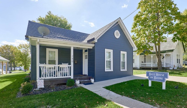 Welcome to the "Blue House on Boone"