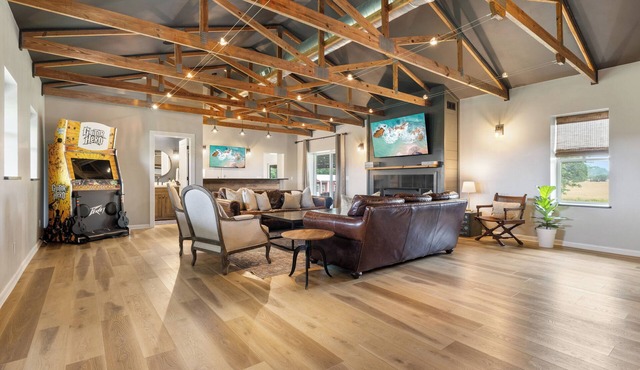 Welcome to The Bunk House — Your Private Getaway Between Murray & Mayfield!