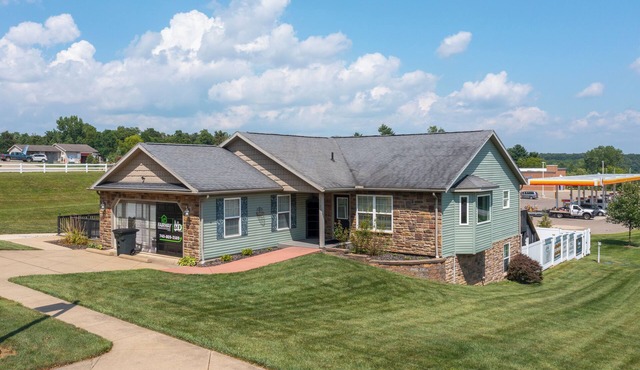Welcome to The Captain and Crew Quarters on Anchor Drive at Apple Valley Lake!