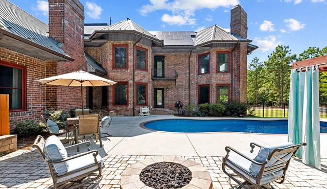 Welcome to the Castle, Private Pool spacious