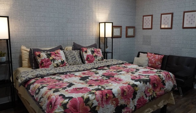 Welcome to the Cheerful Studio! A soothing place to stay in charming Hemet.