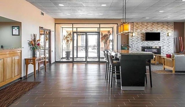 Welcome to the Comfort Inn hotel in Las Vegas New Mexico .