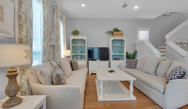 Welcome to the Delightful Mermaid Cottage! FREE Beach Serv. In Season Mar - Oct