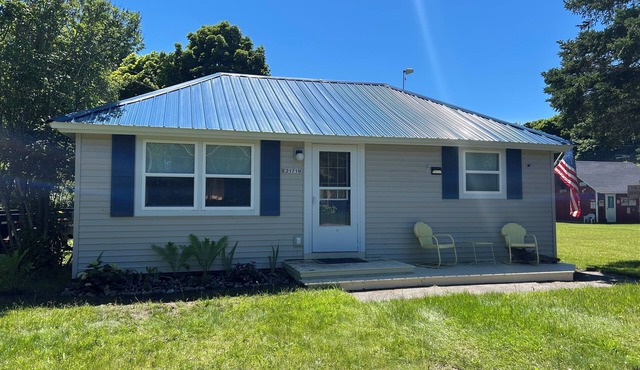 Welcome to The Driftwood Cottage! A cozy 2-bedroom home in Grand Marais, MI.