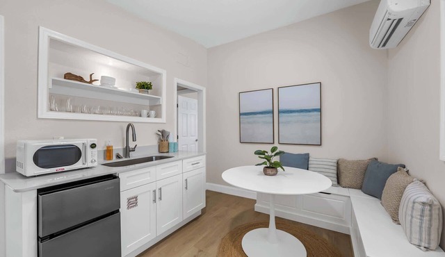 Welcome to The Drift – Your Laid-Back Beach Escape in Cocoa Beach!