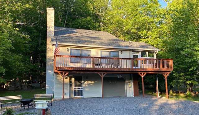 Welcome to the Eagles House Brand New Hot Tub Fire pit, fireplace, game room,
