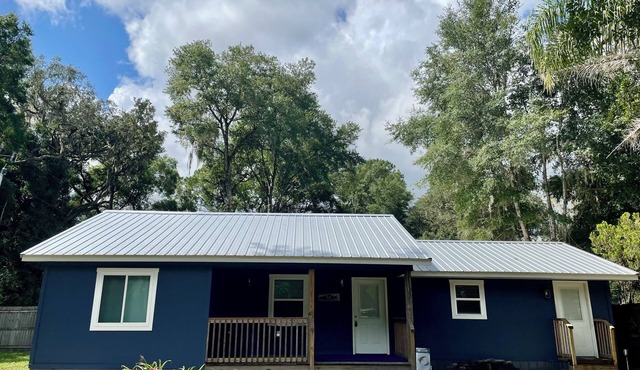 Welcome to the "Fish Tales" cottage, the perfect getaway in Ft. McCoy, Florida.
