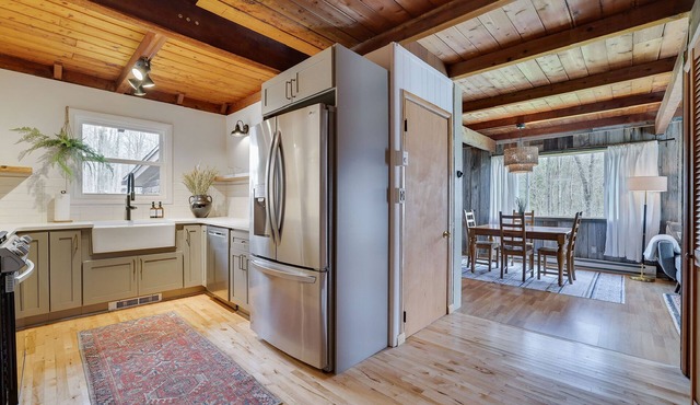 Welcome to the Hazelwood! The most family-friendly cabin in Greentown!