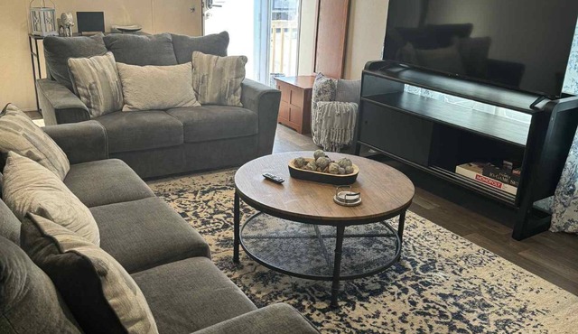 Welcome to The Hideaway! Cozy 3-bedroom home with WiFi, AC in charming Piedmont!