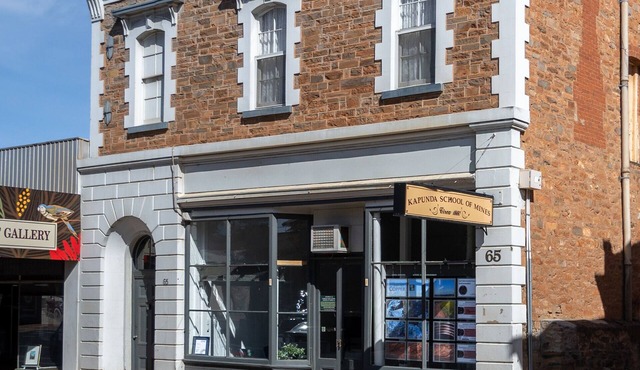 Welcome to the Historic Kapunda School of mines homestay