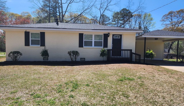 Welcome to the Hollywood of the South! 2 miles from Covington Square.