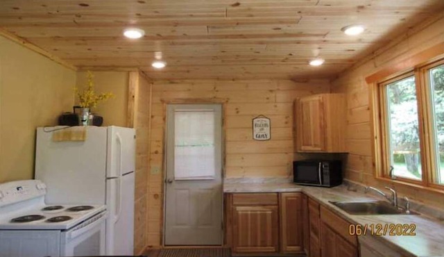 Welcome to the Howell-a-Day Inn.