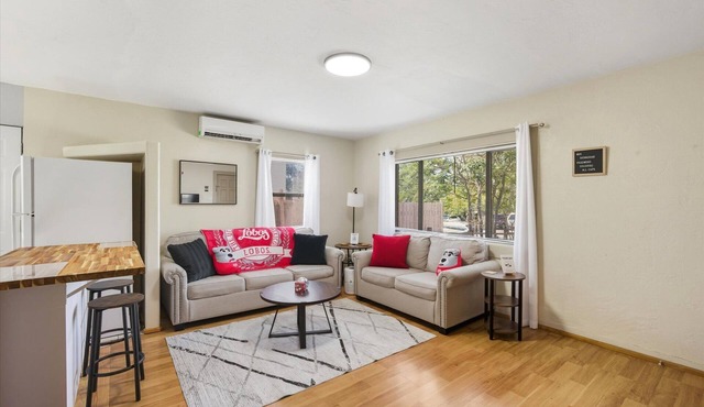 Welcome to The Lobo Den - No House guests without prior approval from host.