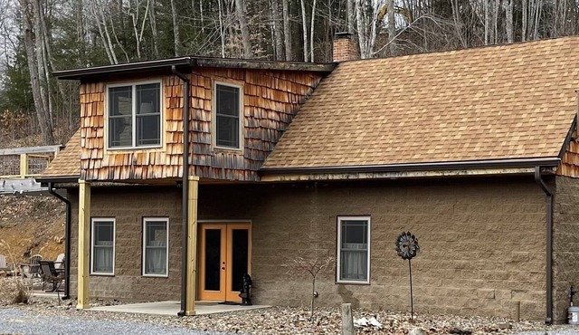 Welcome to The Lodge ! Amazing location !
