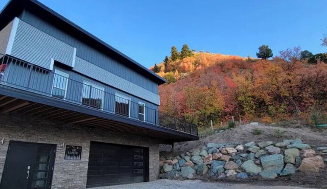 Welcome to The Lookout, a private off-grid cabin