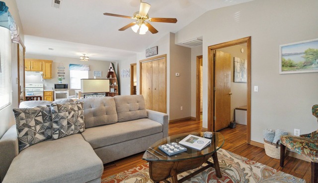 Welcome to “The Love Shack” – Your Perfect Charming Getaway!