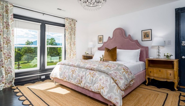 Welcome to the newly appointed Everett Estate: Where Modern Luxury Meets Historic Charm