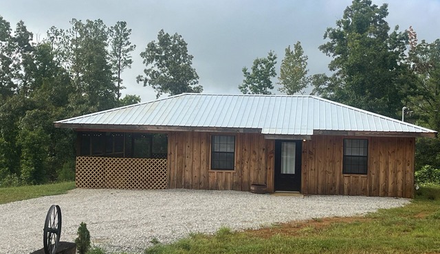 Welcome to The Outskirts! Comfy Cabin Studio perfect for that weekend getaway.