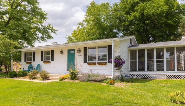 WELCOME TO THE OWL'S NEST - 2 BEDROOM HOME IN AUGUSTA, WINERIES & THE KATY TRAIL