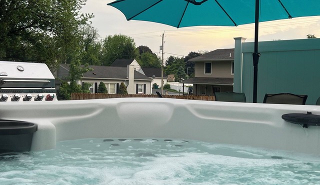 Welcome to The Pearl: Your Perfect Family Getaway! Minutes from Attractions.