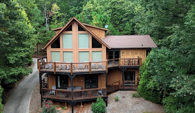 Welcome to the Red Star Lodge near Helen, Georgia, a friends and family retreat!
