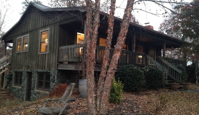 Welcome to the "Refuge"! .relax, explore, your home away from home!