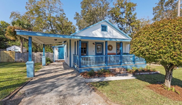 Welcome to The Schoolhouse – A charming cottage in historic Monticello, Florida.