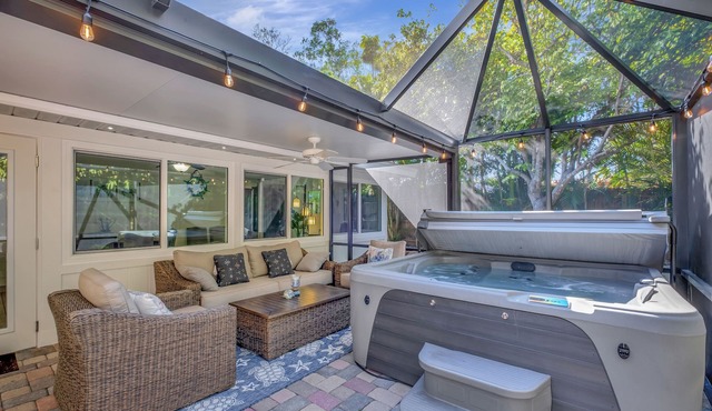 Welcome to The Turtle Nest-Lanai w/Hot Tub+5mi to beach!