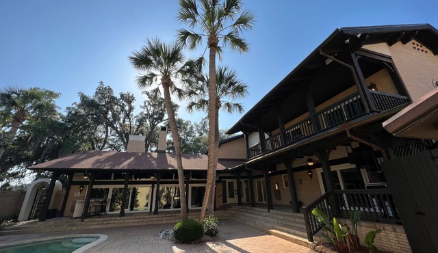 Welcome to The Urban Mansion in Midtown Tallahassee