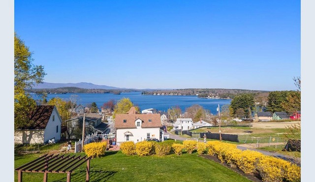 Welcome to the Weirs -Lake View Condo - Late Check-out Sundays