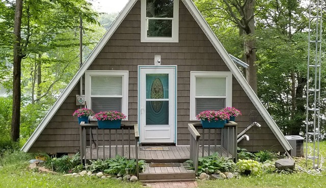 Welcome to The Wren House on Wilkinson lake!