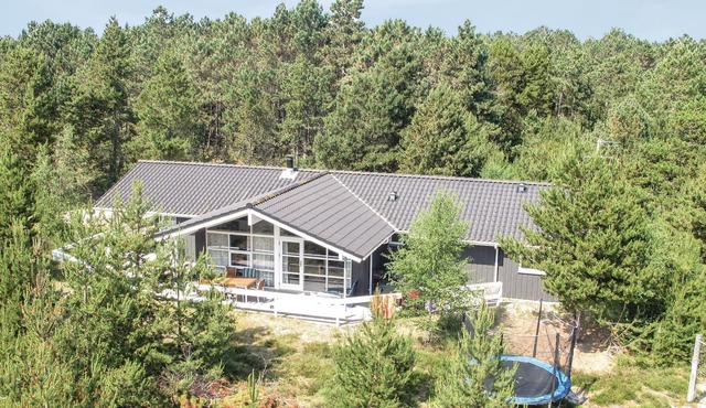 Welcome to this beautiful cottage, designed with care by its owner.