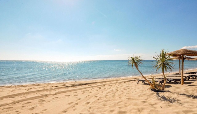 Welcome to this comfortable and modern vacation home with pool.