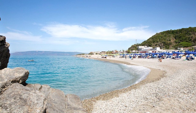 Welcome to this charming holiday home in Palmi. in Palmi