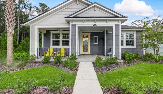 Welcome to this charming property in the beautiful community of Wildlight!