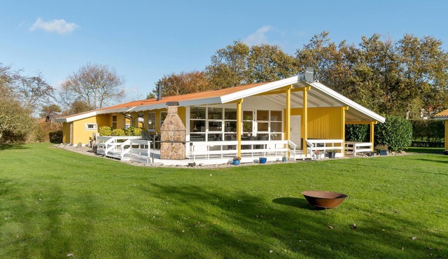 Welcome to this cosy holiday home with whirlpool and sauna for a wonderful holiday.