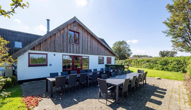 Welcome to this great vacation home overlooking the Limfjord.