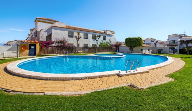 Welcome to this inviting and practical vacation apartment with a large terrace.