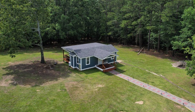 Welcome to this private setting! - 1.5 miles to Lake Murray public ramp!