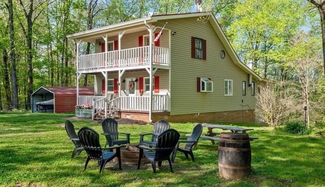 Welcome to Tims Ford Lake! Free UTV/kayaks/canoe, firepit, complete privacy!